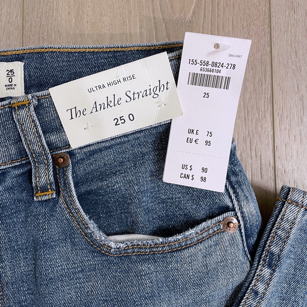 Abercrombie & Fitch Ultra High Rise Ankle Straight Jean Size 25 Regular